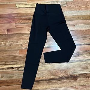 Aerie • never worn • seamless raw hem • leggings • black • size medium